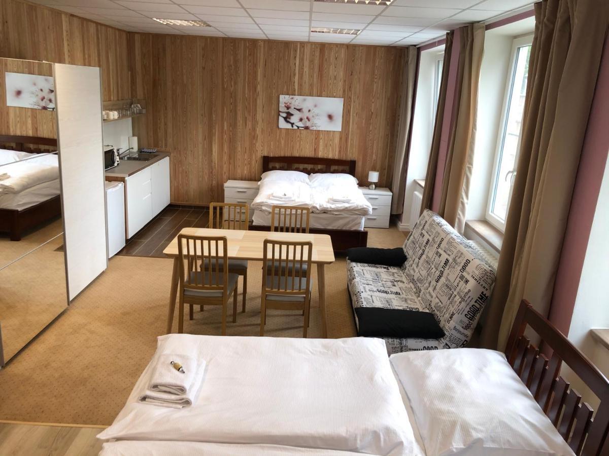 Korycany Dnm Inn מראה חיצוני תמונה