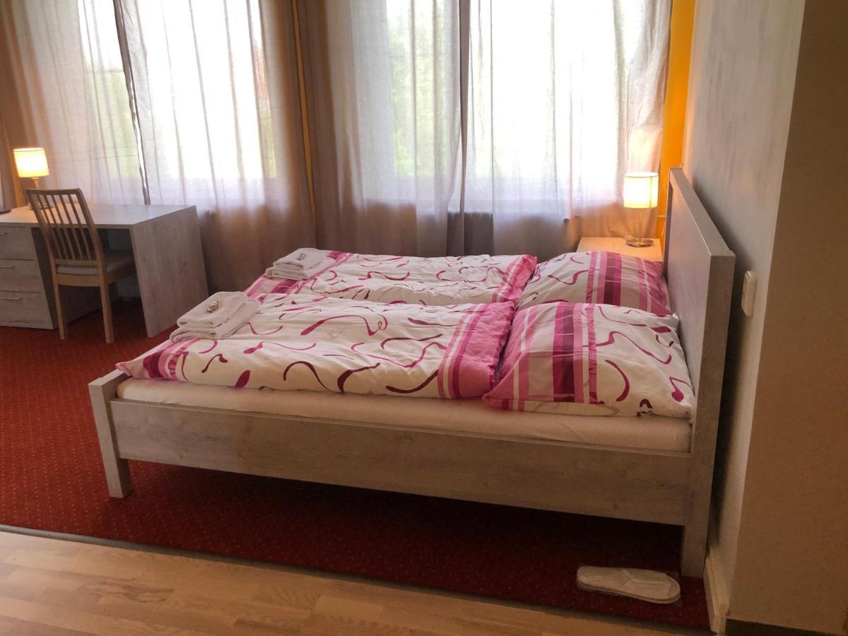Korycany Dnm Inn מראה חיצוני תמונה