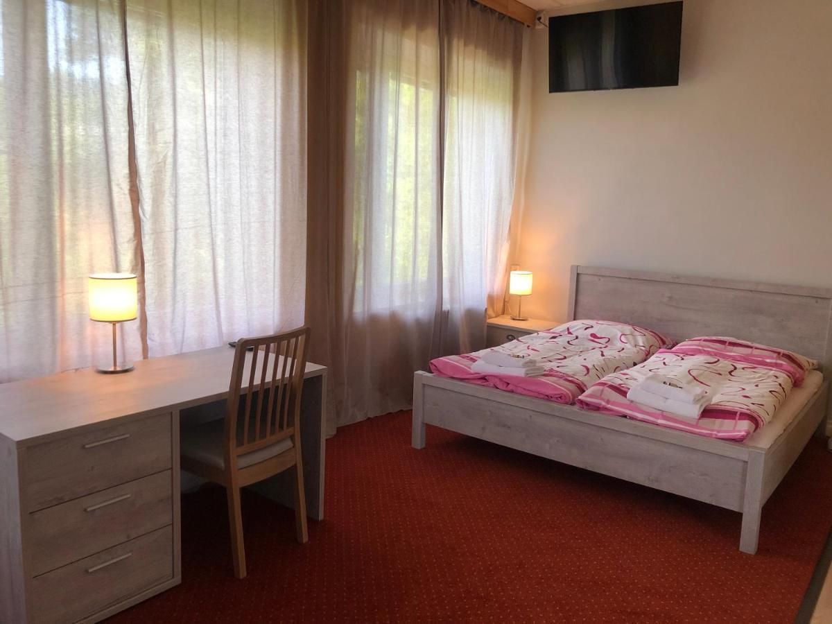 Korycany Dnm Inn מראה חיצוני תמונה