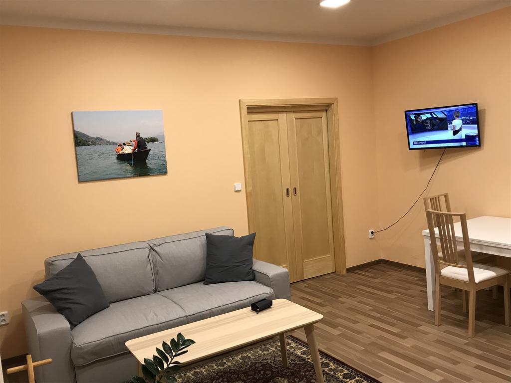 Korycany Dnm Inn מראה חיצוני תמונה