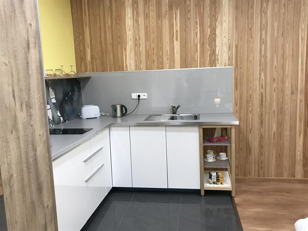 Korycany Dnm Inn מראה חיצוני תמונה