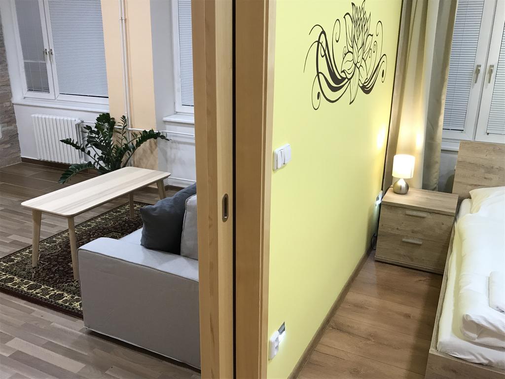 Korycany Dnm Inn מראה חיצוני תמונה