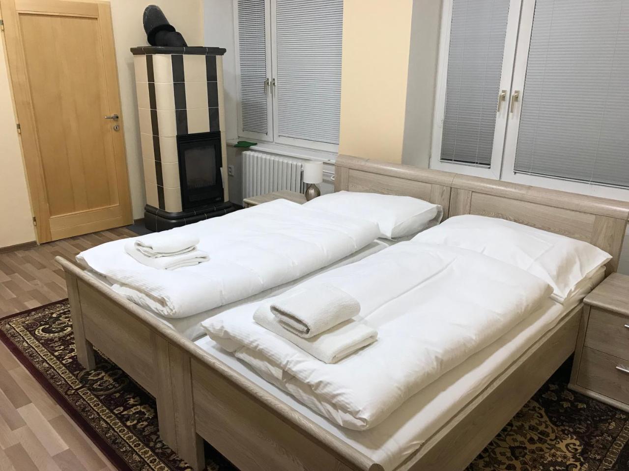 Korycany Dnm Inn מראה חיצוני תמונה
